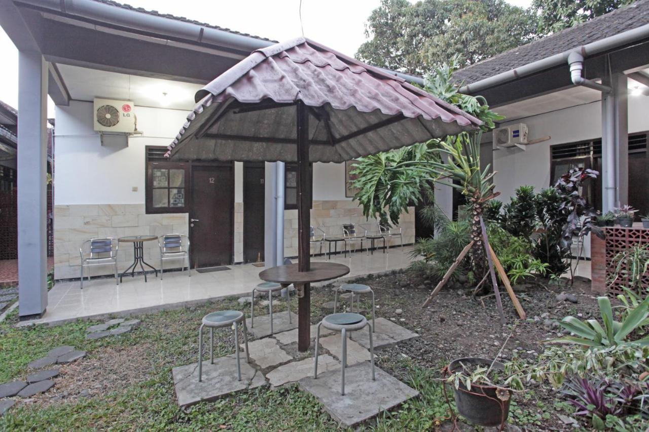 Reddoorz @ Soekarno Hatta 2 Malang Kültér fotó